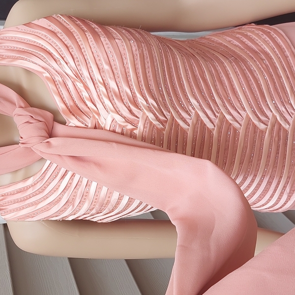 Gown - Picture 8 of 11